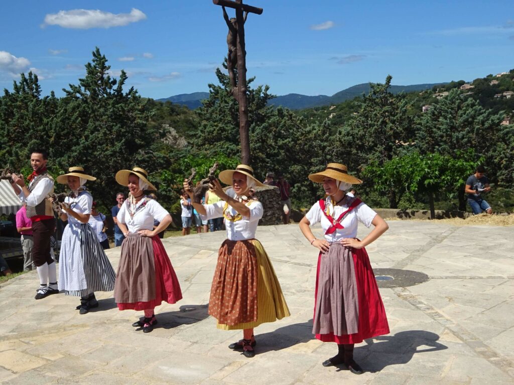 Groupe folklorique à Grimaud